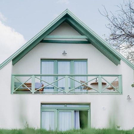 Cukormadar Vendeghaz Lovas Villa Exterior photo